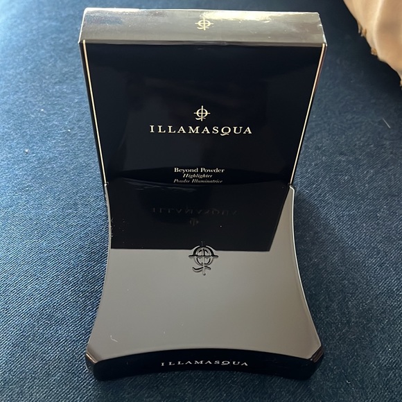 ILLAMASQUA Beyond Powder Highlighter in DAZE - BRAND NEW - Picture 3 of 4
